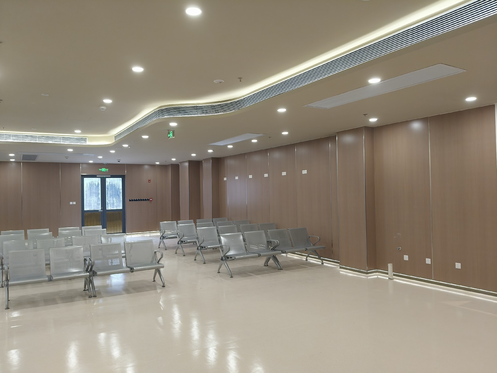 點燃創(chuàng)意之火，冰火板帶給你的不僅僅是木飾面